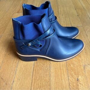 BERNARDO - Peony Navy Blue Rain Boots Size USA 6/7